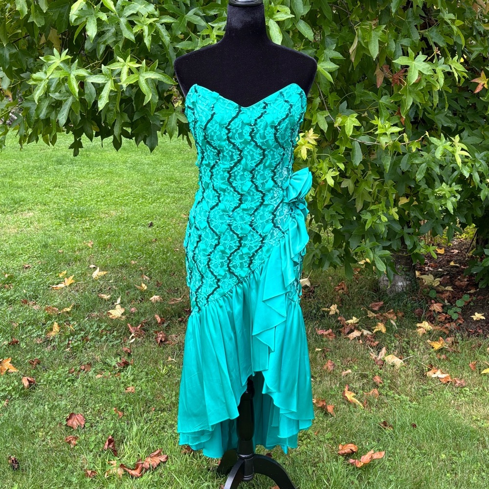 L.A. Glo Vintage Lace Strapless Dress